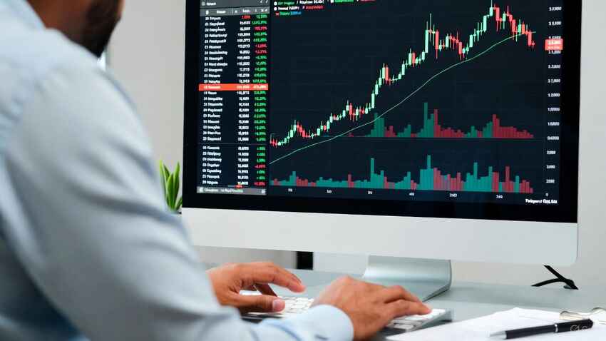 شاخص کل بورس ۳۱ هزار واحد افت کرد | کاهش در صنایع حملونقل و شیمیایی شاخص کل بورس ۳۱ هزار واحد افت کرد | کاهش در صنایع حملونقل و شیمیایی